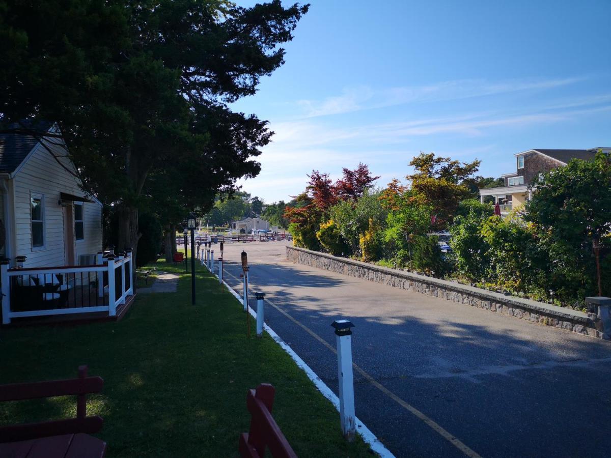 Bay Watch Hotel And Marina Хамптън Бейс Екстериор снимка