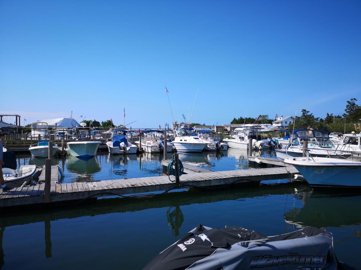 Bay Watch Hotel And Marina Хамптън Бейс Екстериор снимка